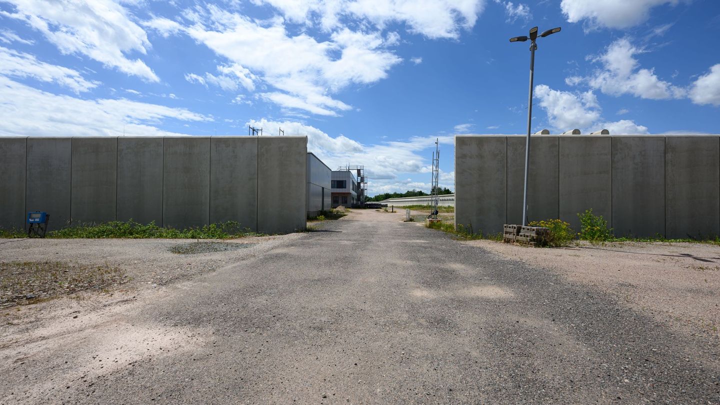 Gefängnisneubau: JVA-Pannenbaustelle: Suche nach neuem Bauunternehmer