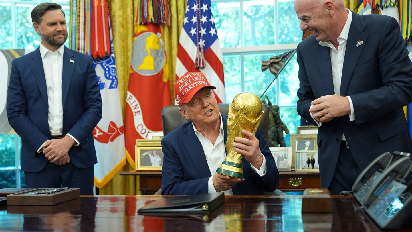 Fußball: WM-Auslosung in Washington – Trump spricht über Putin-Besuch