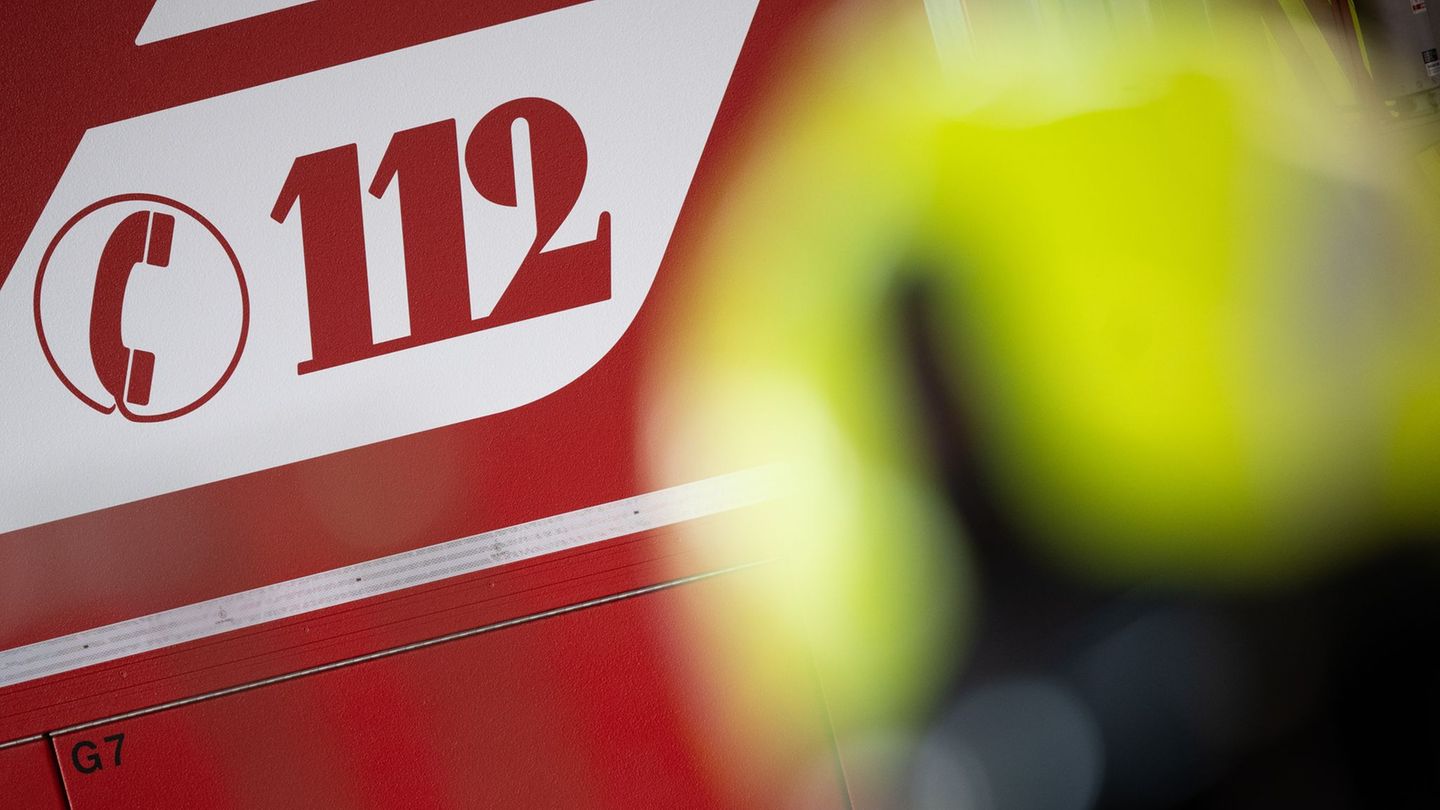 Feuerwehreinsatz: Brand in Gropiusstadt – Feuerwehr findet leblosen Menschen