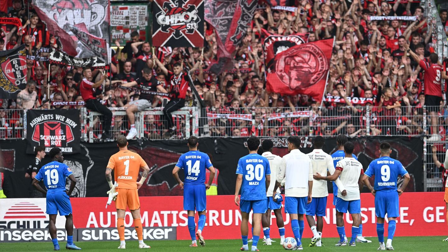 Fußball-Bundesliga: Krisenstimmung bei Bayer: Coach ten Hag schon in der Kritik