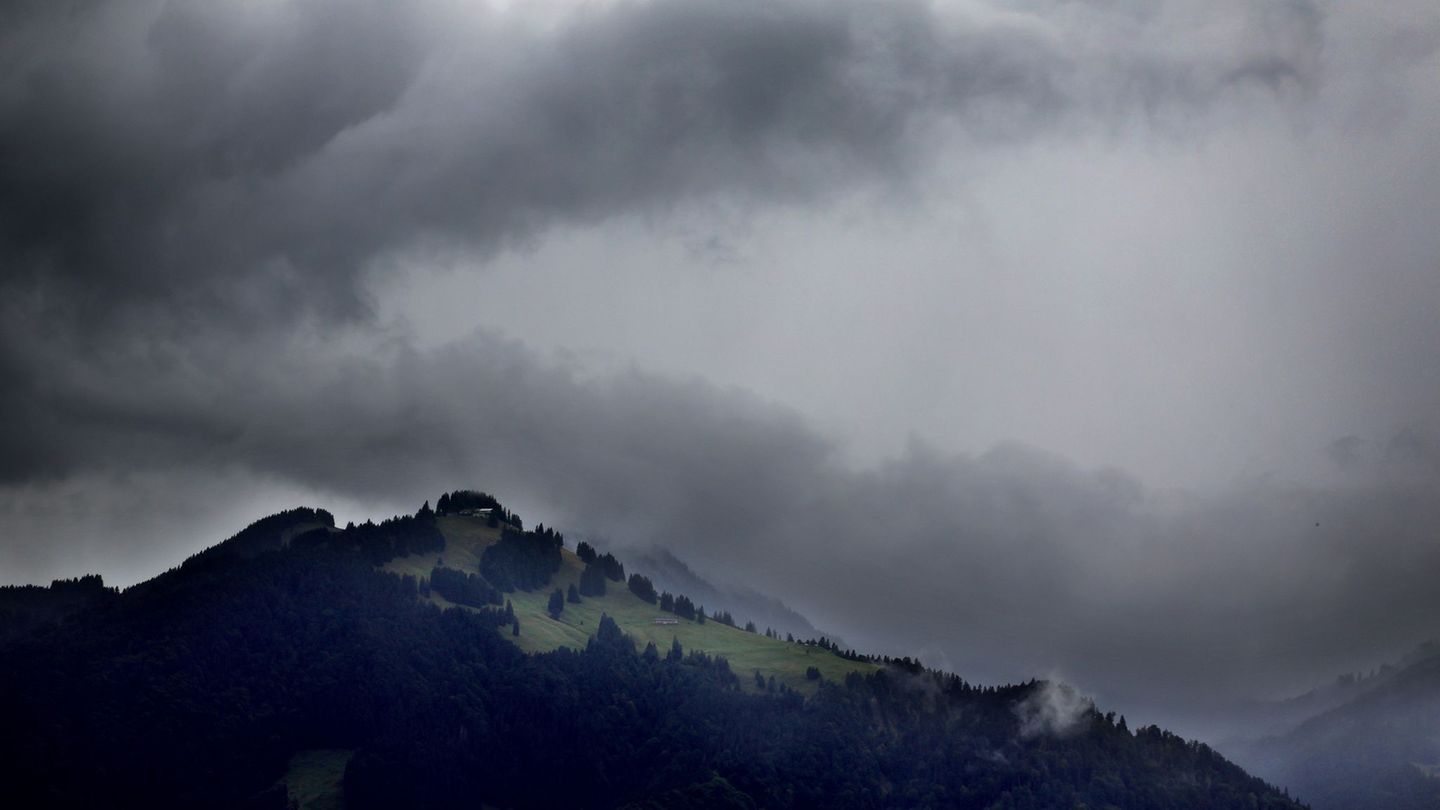 Wetter: Warnung vor schweren Gewittern in Südbayern