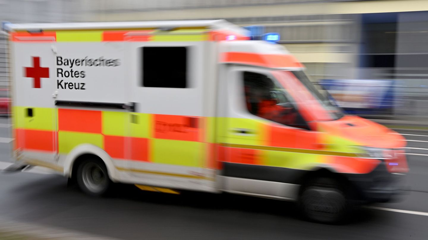 Unfall: Junge auf Fahrrad von Auto angefahren