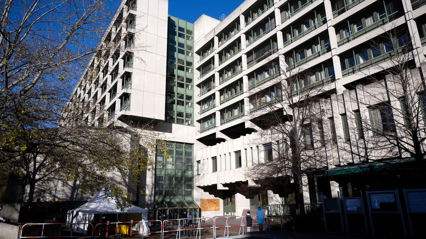 Nach scharfer Kritik: Staatsregierung hält an Verkauf von Strafjustizzentrum fest