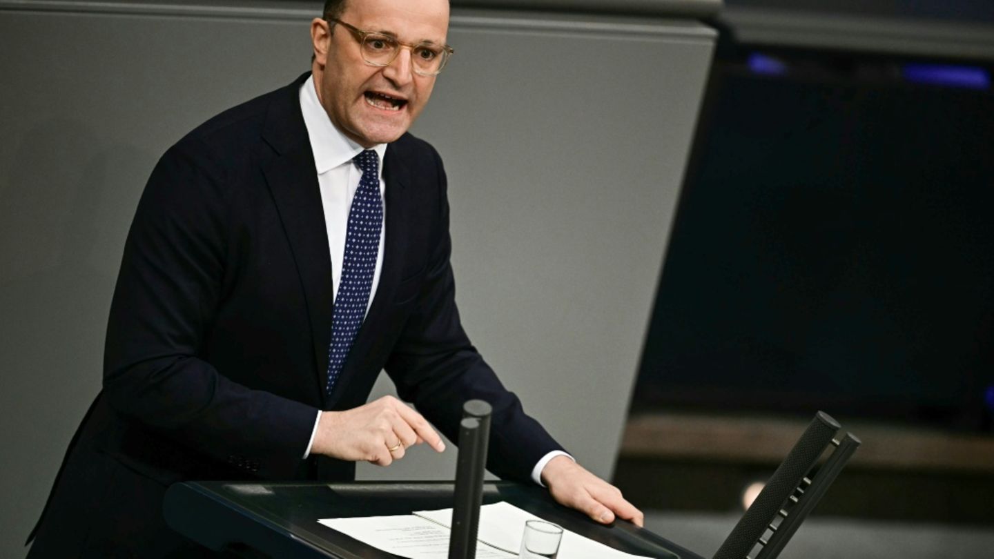 Spahn für Mitfinanzierung von Atomwaffen in Frankreich und Großbritannien