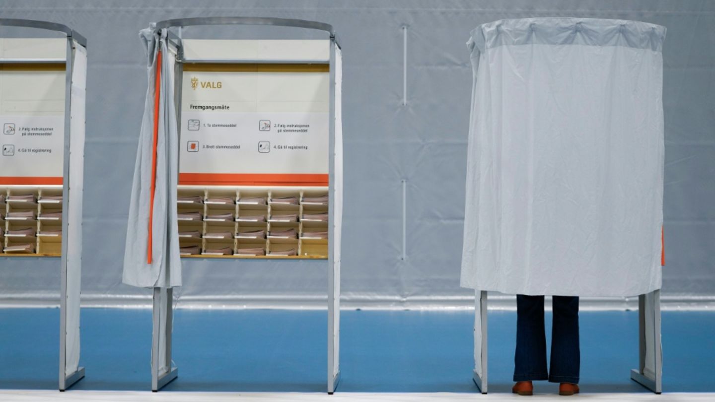 Hochrechnungen: Sozialdemokraten gewinnen Parlamentswahl in Norwegen – Rechte stark